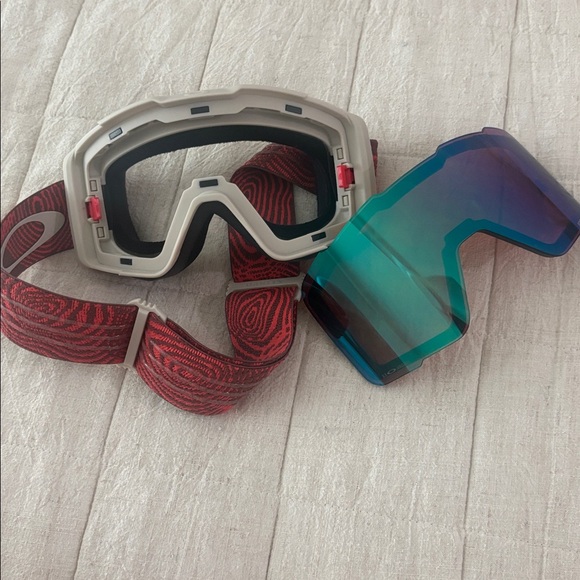 Oakley Prizm ski/board Goggles - Blue and Red Strap